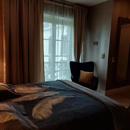 לינה וארוחת בוקר La Et Le Du Chateau Du Golf De Bernalmont לייז'
