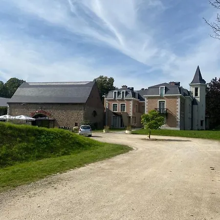 La Et Le Du Chateau Du Golf De Bernalmont 住宿加早餐酒店