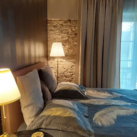 La Et Le Du Chateau Du Golf De Bernalmont Bed & Breakfast