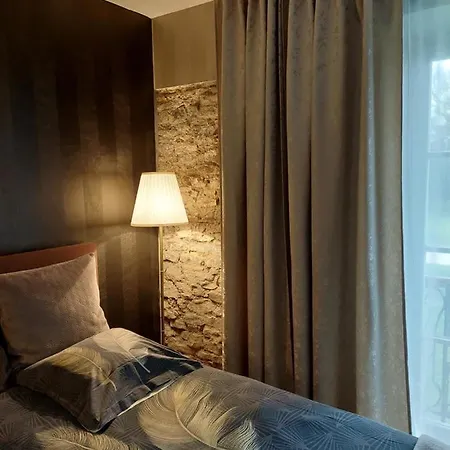 La Et Le Du Chateau Du Golf De Bernalmont Bed & Breakfast