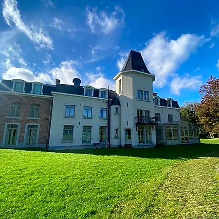 Bed & Breakfast La Et Le Du Chateau Du Golf De Bernalmont