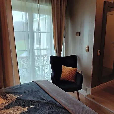 La Et Le Du Chateau Du Golf De Bernalmont Bed & Breakfast Liège