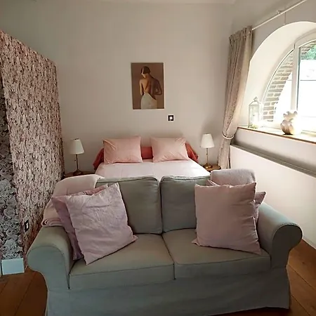 La Et Le Du Chateau Du Golf De Bernalmont Bed & Breakfast 4*